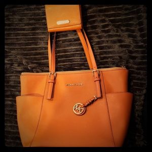 Purse/wallet combo: matching